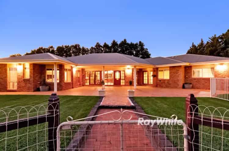 Expansive Family Living with Acreage, Shedding & Unmatched Comfort