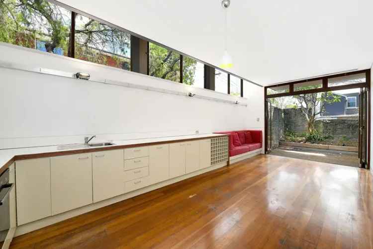 Stylish Newtown Terrace 1 or 2 Beds