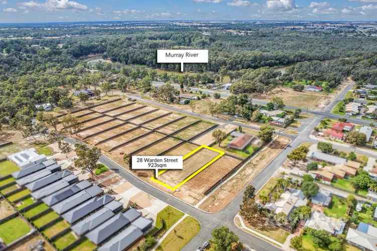 What a great titled block  923sqm and 18.30m Frontage - plus a great bushland location - MUST SELL