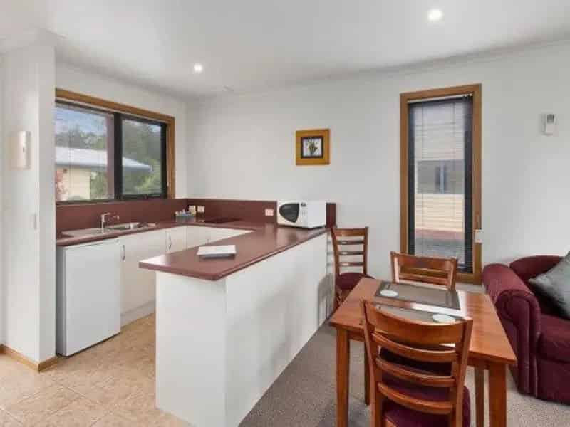 Buy Self Contained Units Villas in Strahan with Modern Features