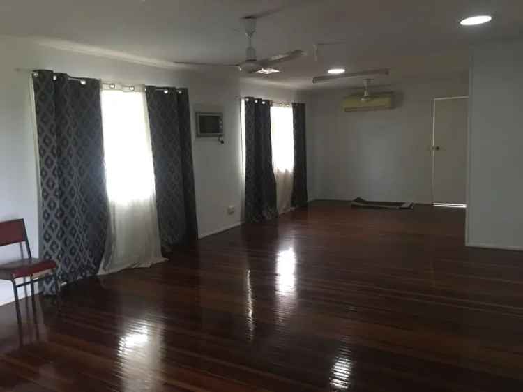 10 Barraclough, Moranbah QLD 4744 - House For Lease