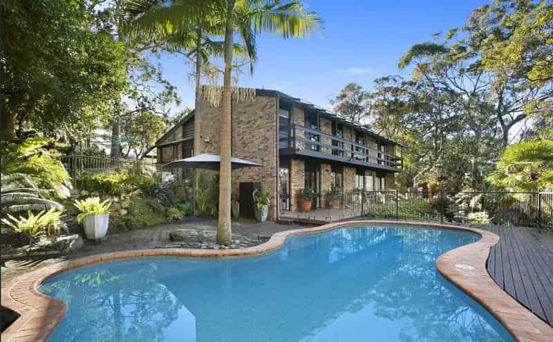 Work, Play & Relax - A Versatile Immaculate 4 Bedroom Family Home