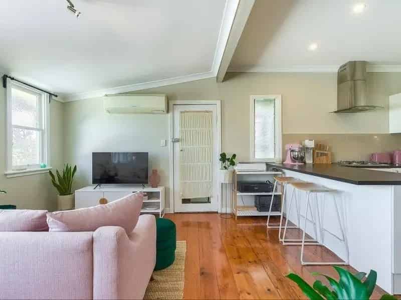 Stylish One Bedroom Apartment In Ultra Convenient Paddington Location