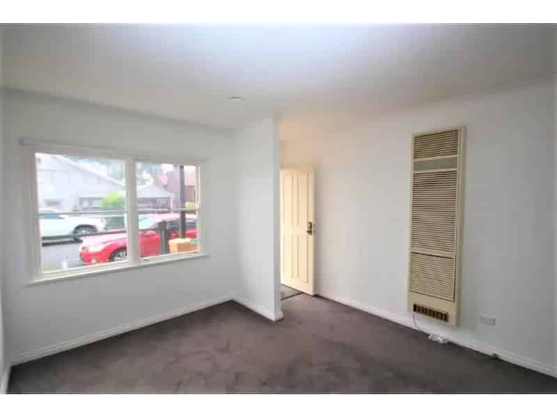 Charming & Convenient Living In Geelong West.