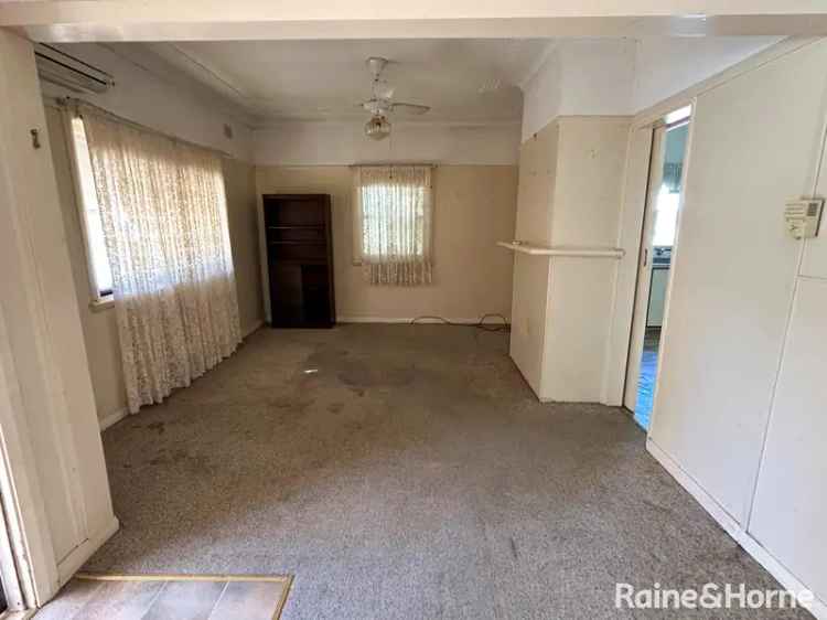 House For Rent in Grenfell, New South Wales