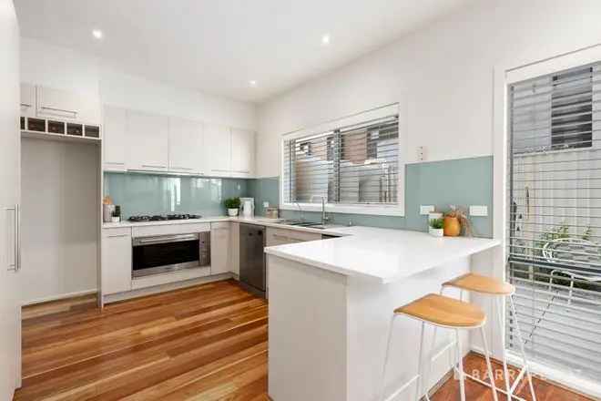 3 Bedroom Home in Mordialloc - Modern Design Close to Beach