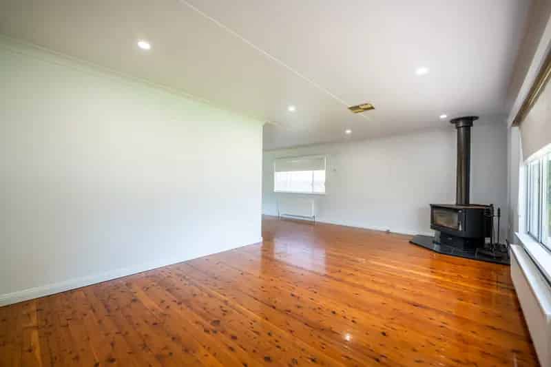 Ray white Forbes - 02 6851 1411
