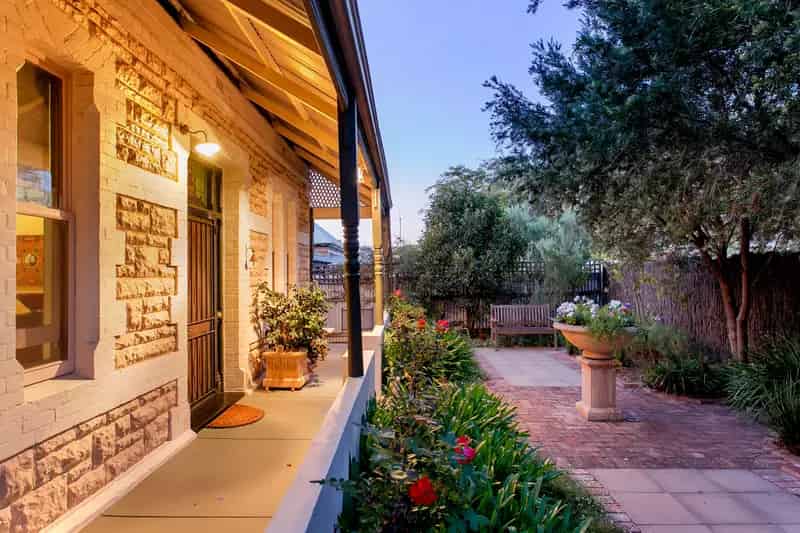 Exquisite Double Fronted Villa With Amazing Grandeur
