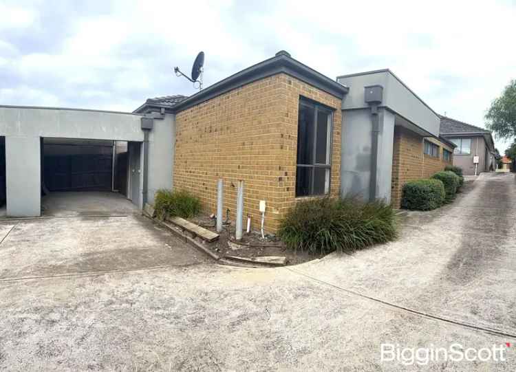 3 Bedroom House in Melbourne - Modern Comfort and Convenience