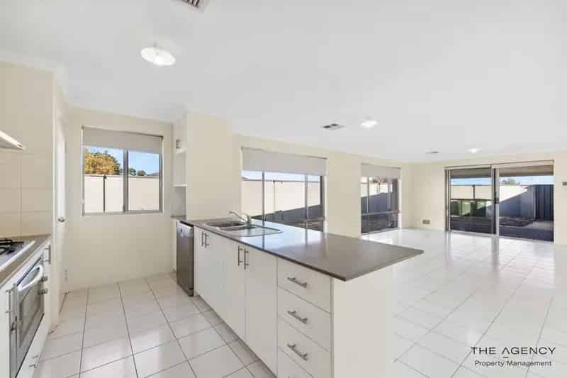House For Lease - 18 Euclase Link, Wellard WA 6170