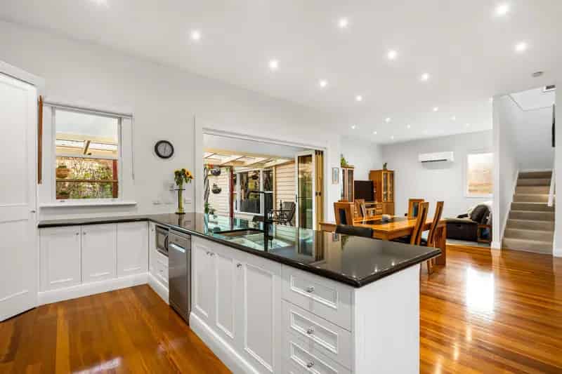 A remarkable Edwardian within metres of the Waterfront.