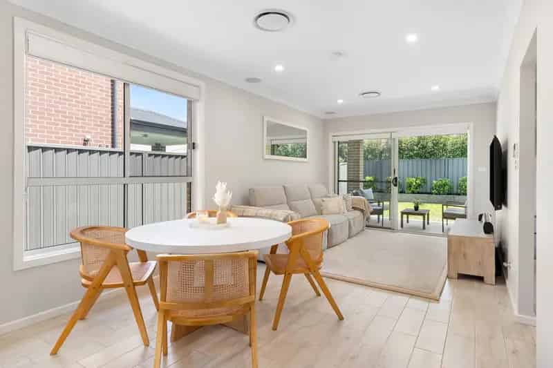 Lease 4 Bedroom Property in Cobbitty with Spacious Living and Garden