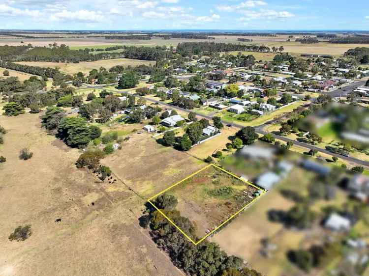 Large Residential Block with Uninterrupted Rural Outlook