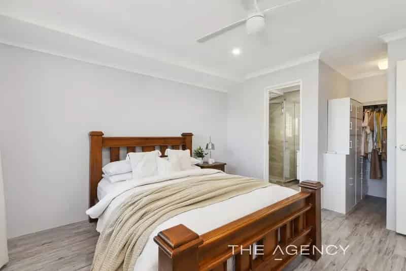 House For Sale - 57 Bruce Road, Wattle Grove WA 6107