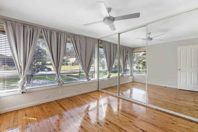 Charming 3-Bedroom Home with Spacious Backyard