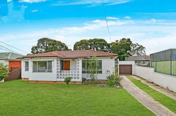 Four Bedroom Home in Quite Street