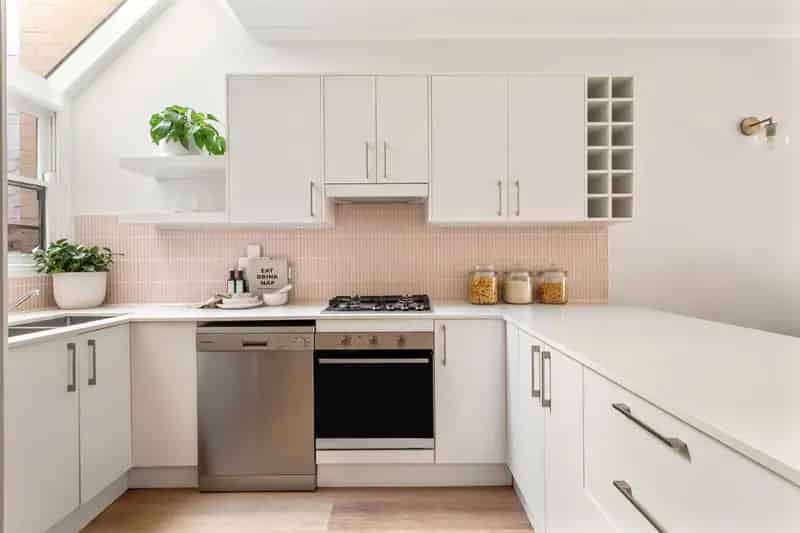 Modern comfort, space and potential in desirable address