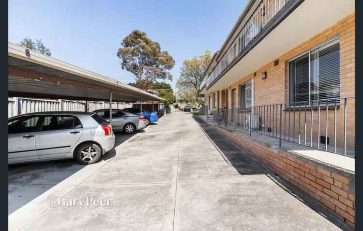 2 Bedroom 162m² Apartment Melbourne Leafy Outlook Balcony