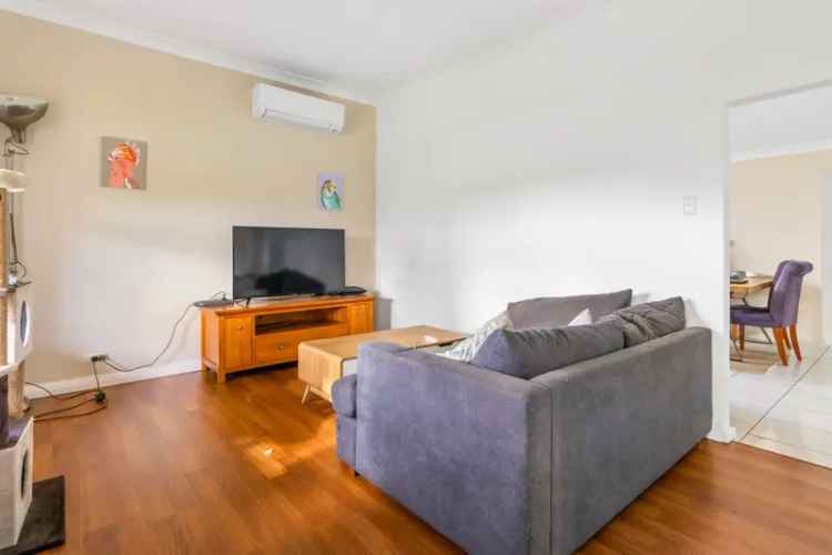 Lease Two Bedroom Cottage Cessnock NSW Freshly Painted with New Kitchen