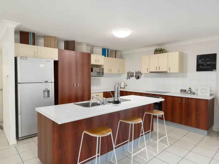 Family Home in Springfield Lakes Near Orion Shopping Centre