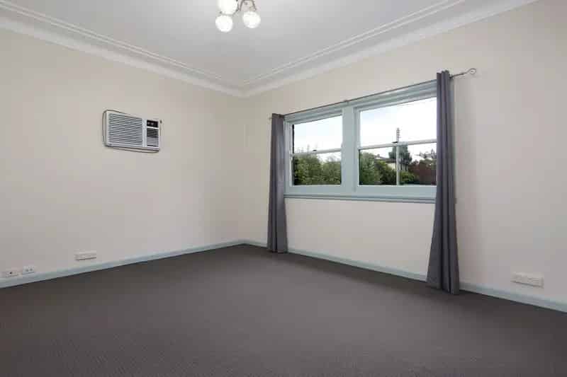 Lease 2 Bedroom Home with Study and Teenager Retreat in Pitt Town