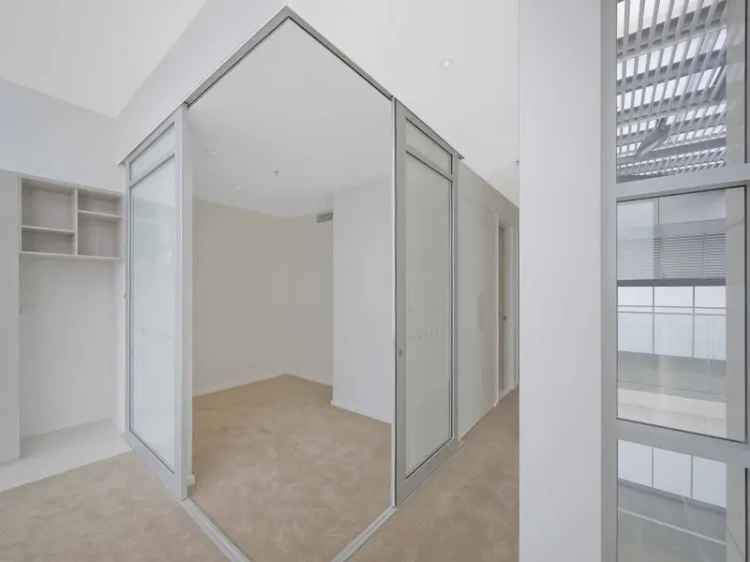 3 rooms apartment of 173 m² in Adelaide