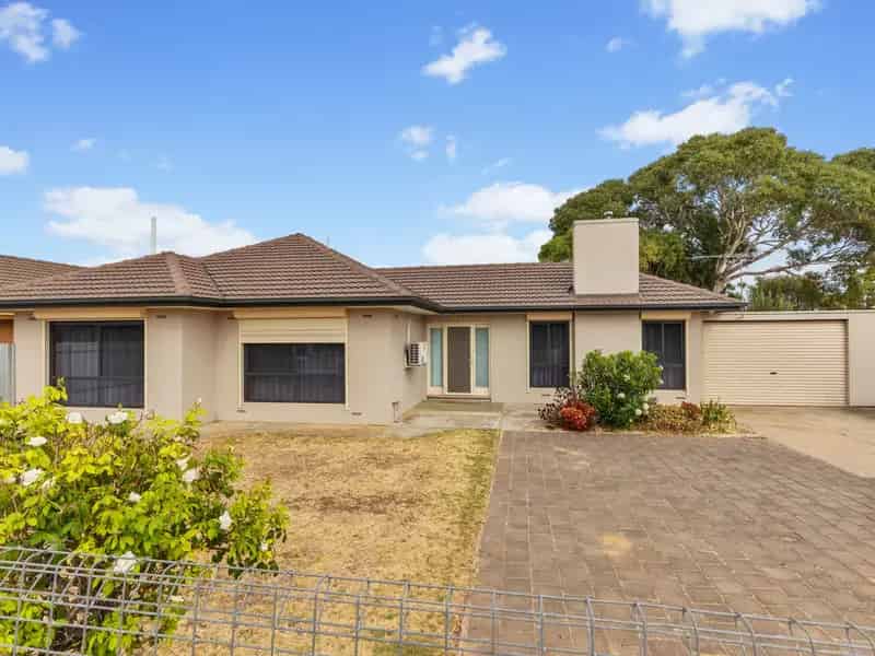Beautifully Presented Family Home on Large 720sqm (approx.) Allotment