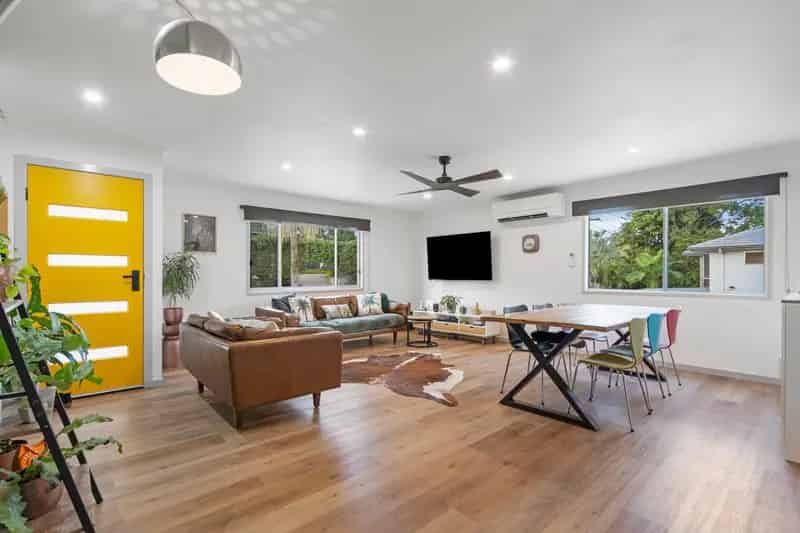 Family home with additional level for granny or home business