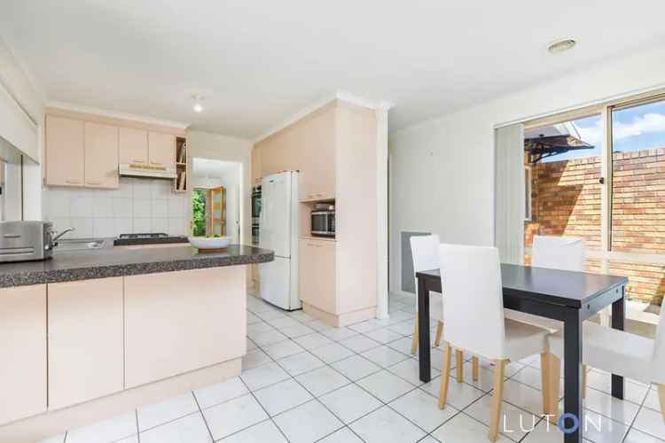 Three Bedroom House in Ngunnawal