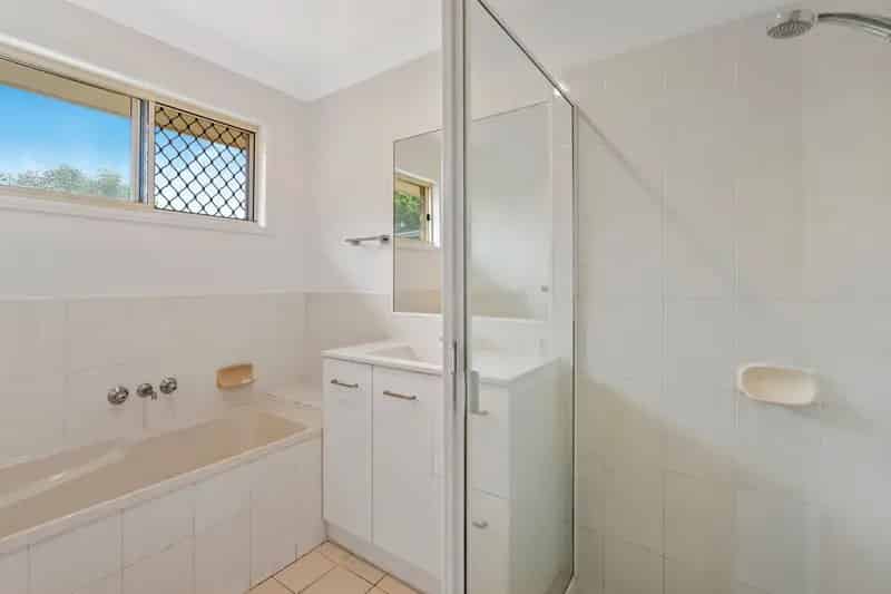 2 rooms house of 367 m² in Gold Coast City
