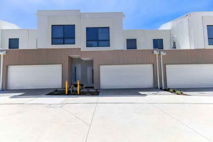 5 Bedroom 2 Bathroom House 240m2 Melbourne