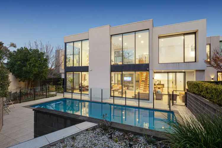 Elegant Family Oasis in Prestigious Studley Park