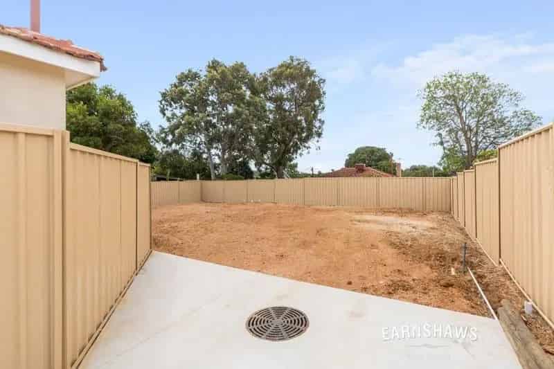 Fenced, Flat & Fabulously Ready