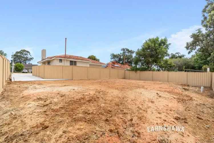 Fenced, Flat & Fabulously Ready