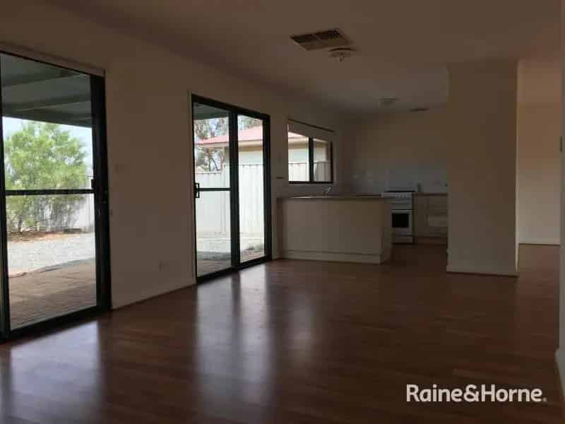 Buy 3 Bedroom Home with Great Features