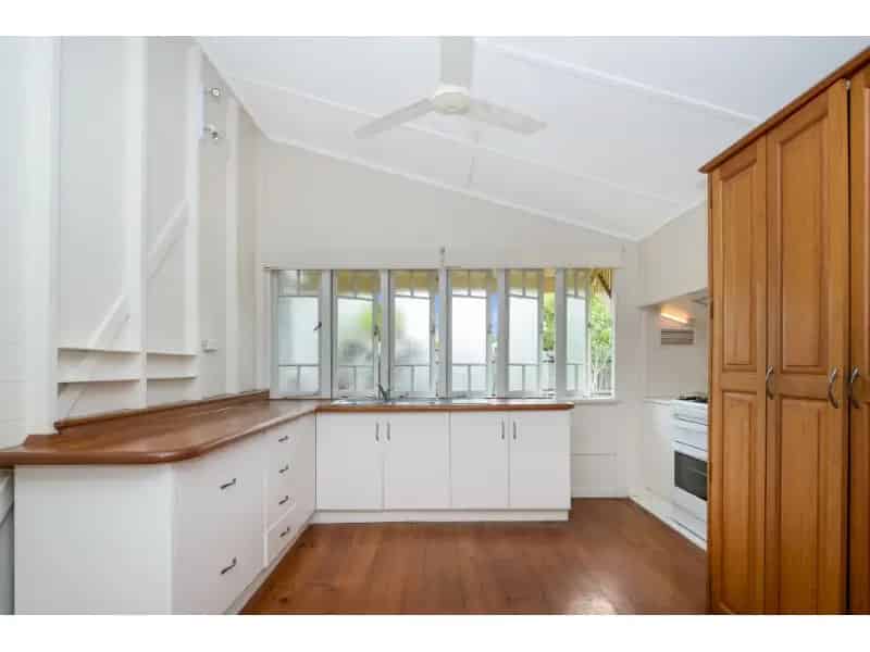 Cozy Living , Prime Location !