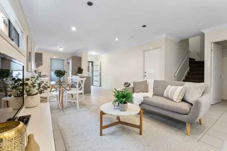 Stylish Spacious Townhouse Inner South Brisbane