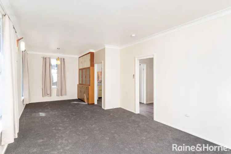 House For Sale in Wagga Wagga City Council, New South Wales