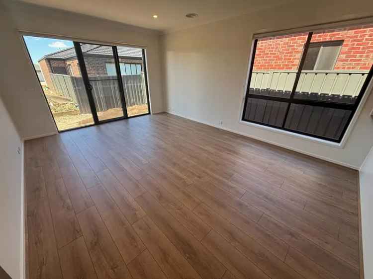 4 Bed 2 Bath Family Home in Tarneit