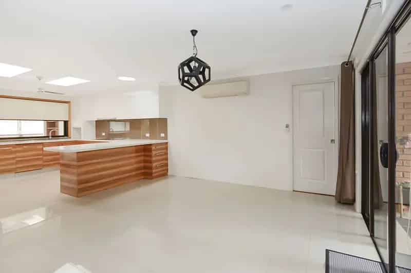 Lease renovated two bedroom house in North Gosford with modern features