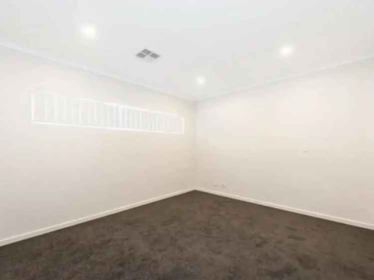 House For Rent in City of Cockburn, Western Australia