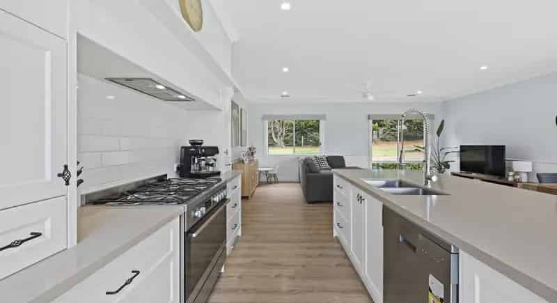 House For Rent , 3A, Charlou Court, Drouin, Victoria
