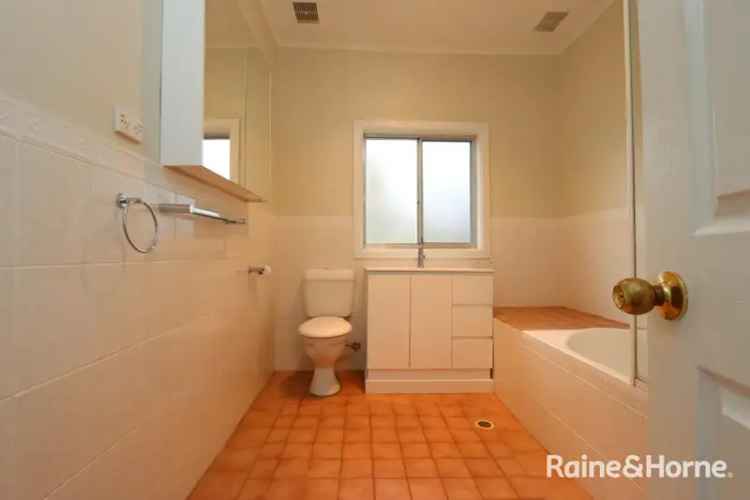 House For Rent in Bathurst, New South Wales