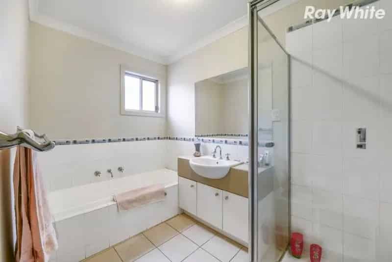 3 rooms house of 176 m² in Melbourne