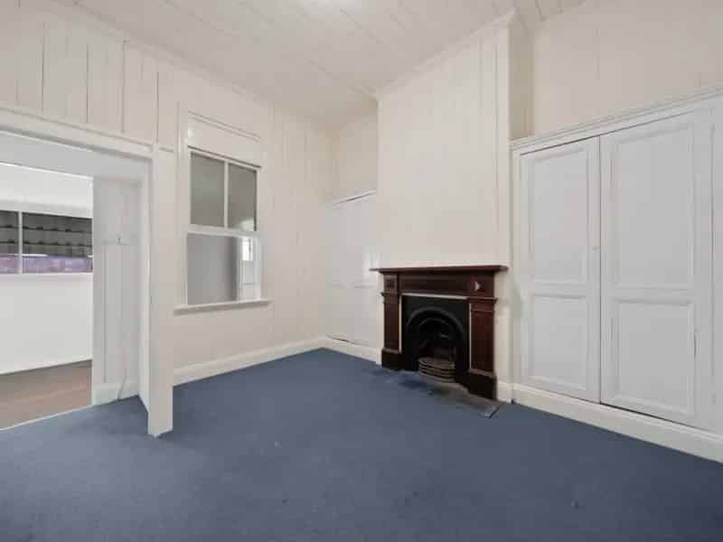 Spacious Unit On A Quiet Tree Lined Street