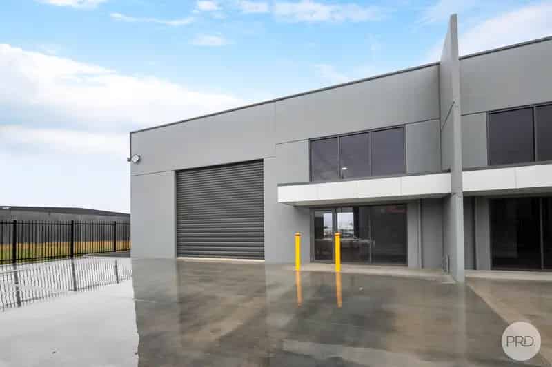 NEAR NEW FACTORY / WAREHOUSE IN HUGE INDUSTRIAL GROWTH AREA