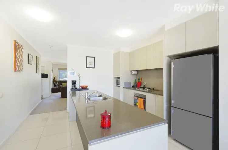 3 Bedroom 2 Bathroom House 262m² Melbourne Glen Waverley School Zone