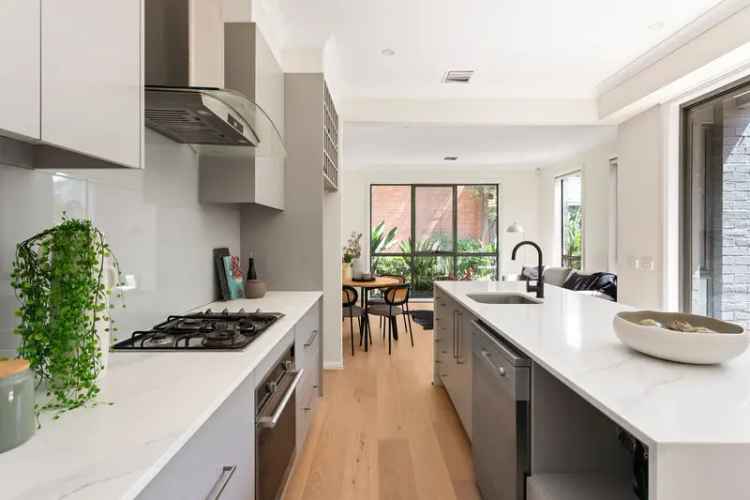 Buy House in Yarraville with Three Bedrooms and Modern Features