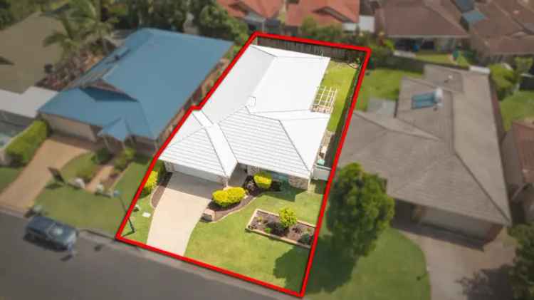 4 Bedroom Family Home Near Currumbin Creek