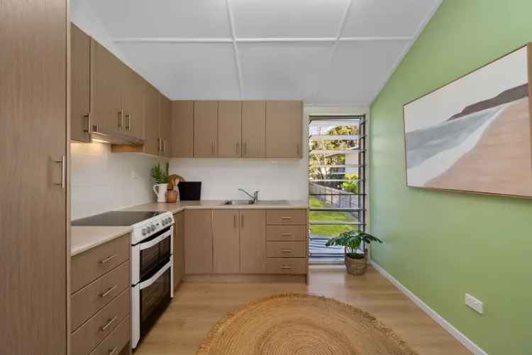 Charming Queenslander Close to The Strand!